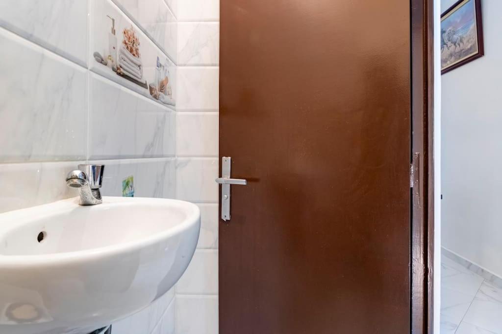 Appartement Chaleureux Et Calme, Parking, Jardin Agadir Ngoại thất bức ảnh